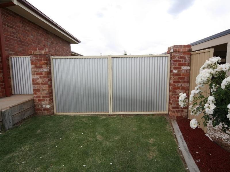 4 Robert Court, Gol Gol NSW 2738