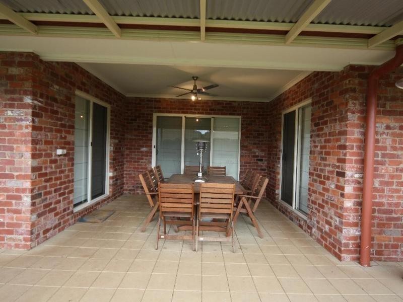 4 Robert Court, Gol Gol NSW 2738