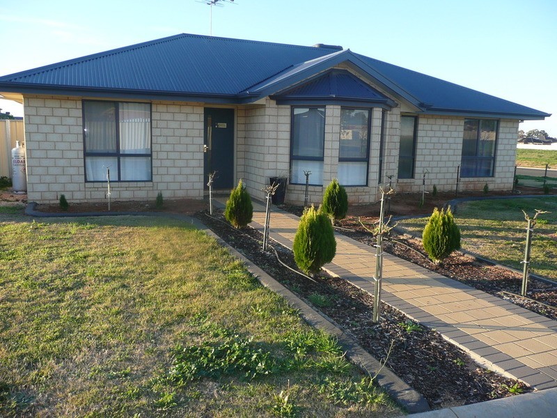 34 Midway Drive, Buronga NSW 2739