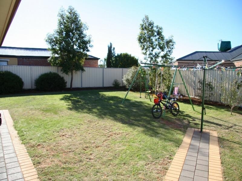 32 Belleview Drive, Irymple VIC 3498