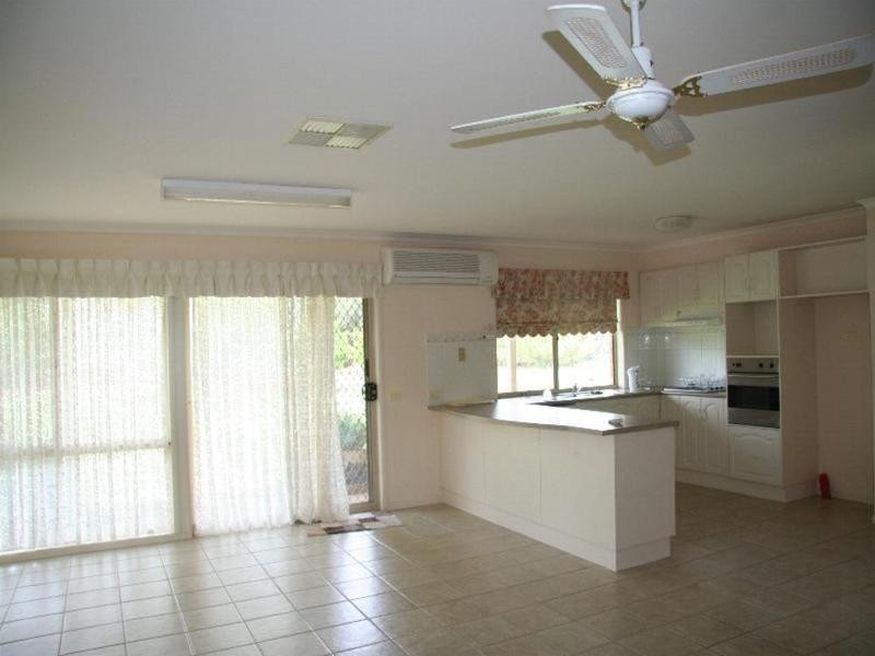 10 Regina Avenue, Cabarita VIC 3505