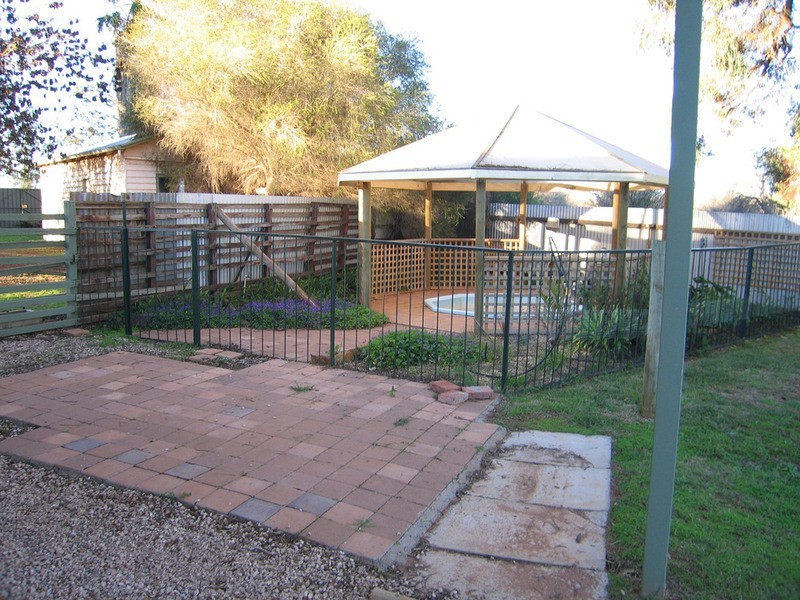 51 Charles Road, Birdwoodton VIC 3505