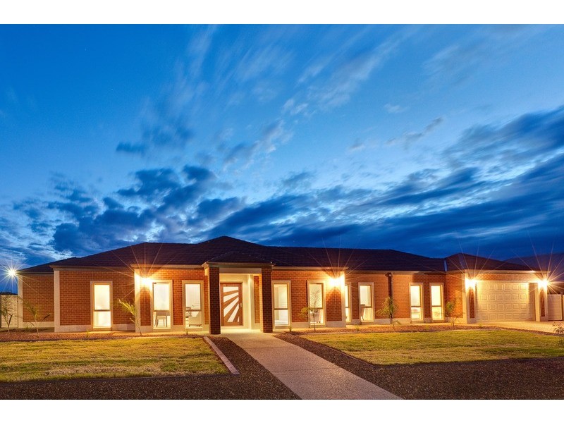 1 Roy Harwood Drive, Irymple NSW 2835