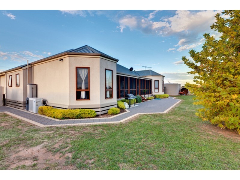 61 Seventh Street, Merbein South VIC 3505