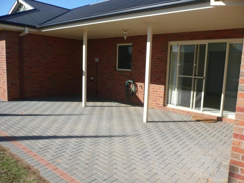 18 Petrucci Way, Mildura VIC 3500