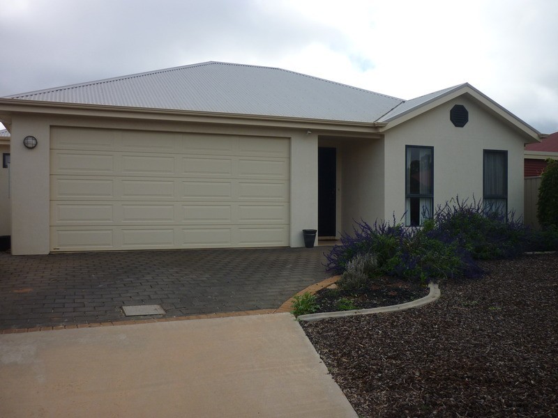 18 Merle Court, Mildura VIC 3500