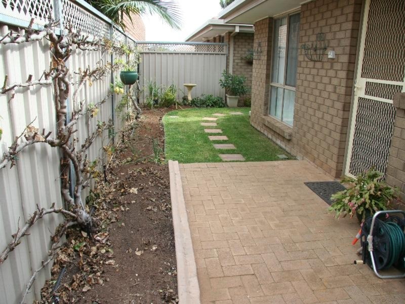 2/18 Etherington Drive, Mildura VIC 3500