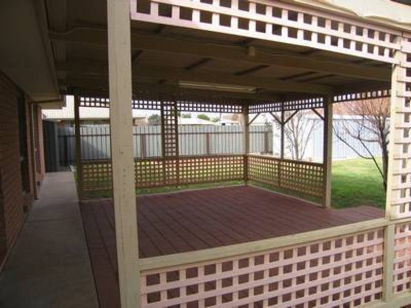 27 Maloney Drive, Mildura VIC 3500