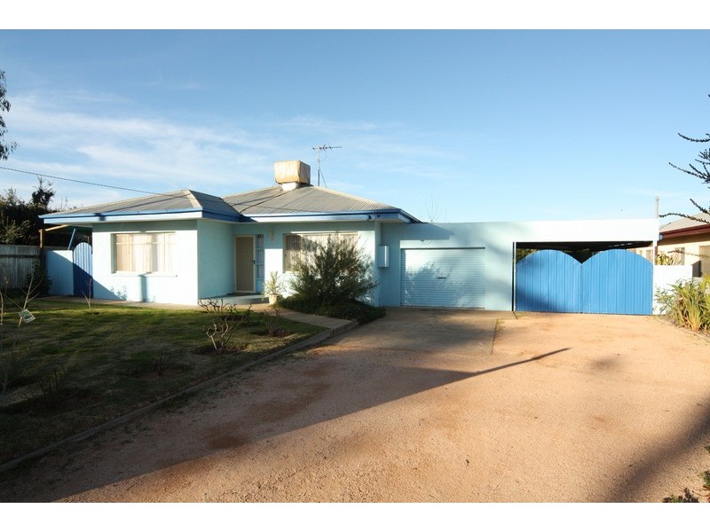 4 Churchill Street, Buronga NSW 2739