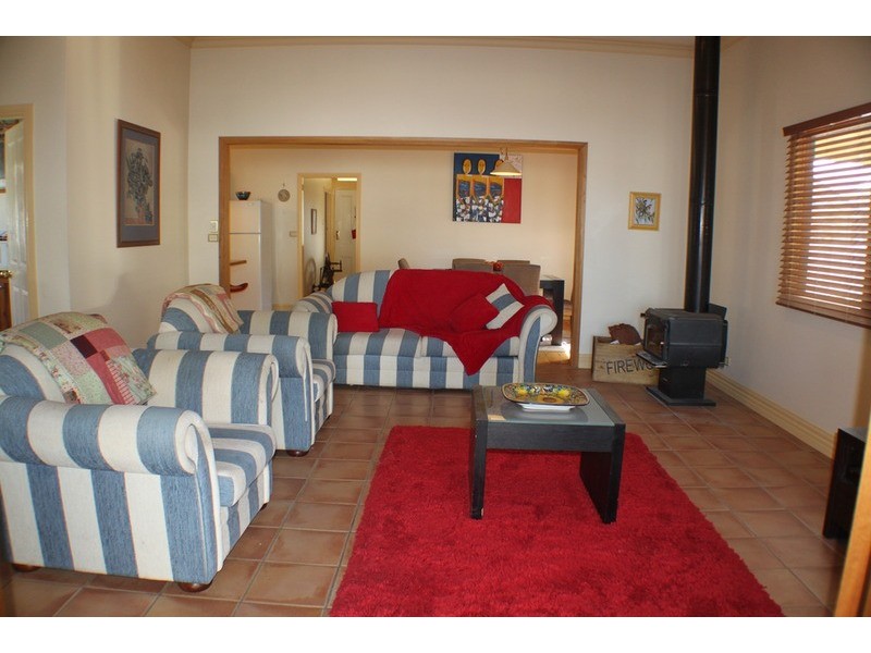 8 Sarnia Avenue, Mildura VIC 3500