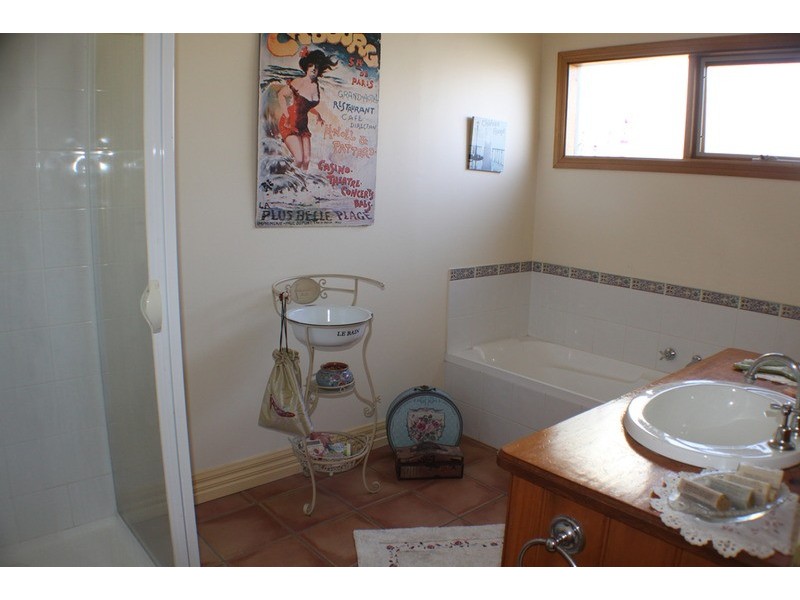 8 Sarnia Avenue, Mildura VIC 3500