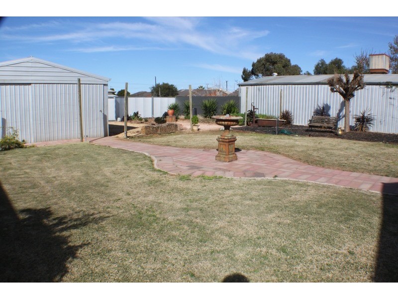 8 Sarnia Avenue, Mildura VIC 3500