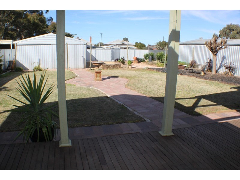 8 Sarnia Avenue, Mildura VIC 3500