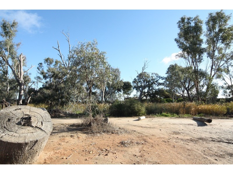 87 Billabong Road, Nichols Point VIC 3501