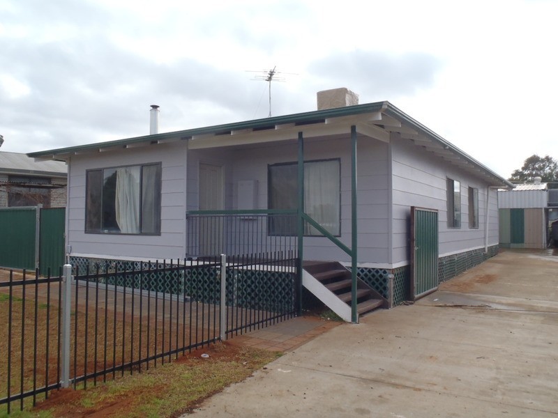 6 Murray Avenue, Red Cliffs VIC 3496