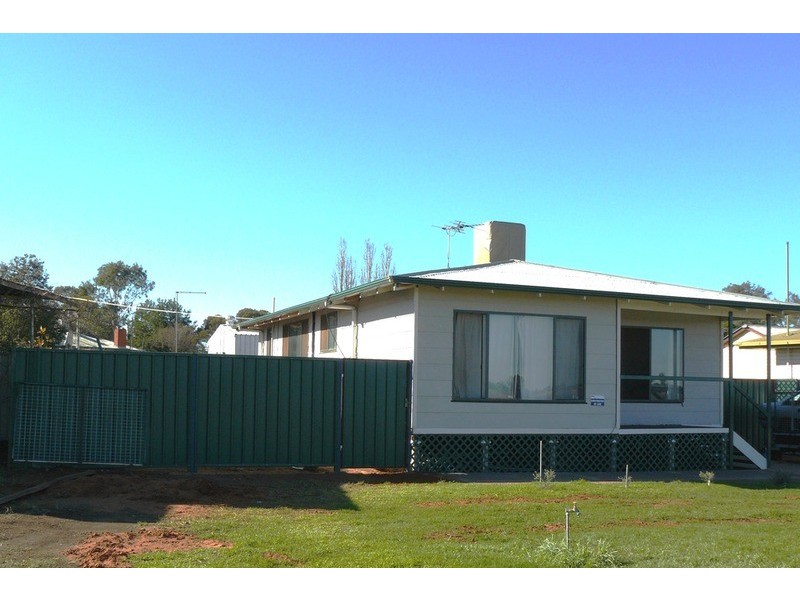 6 Murray Avenue, Red Cliffs VIC 3496