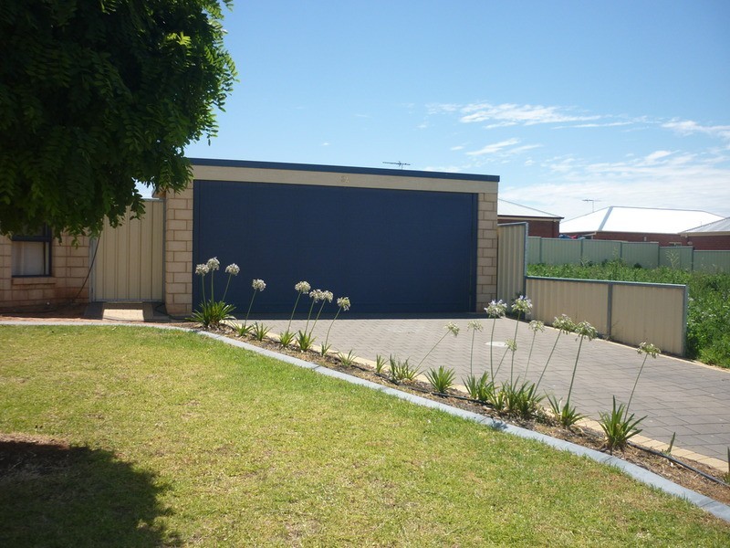 34 Midway Drive, Buronga NSW 2739