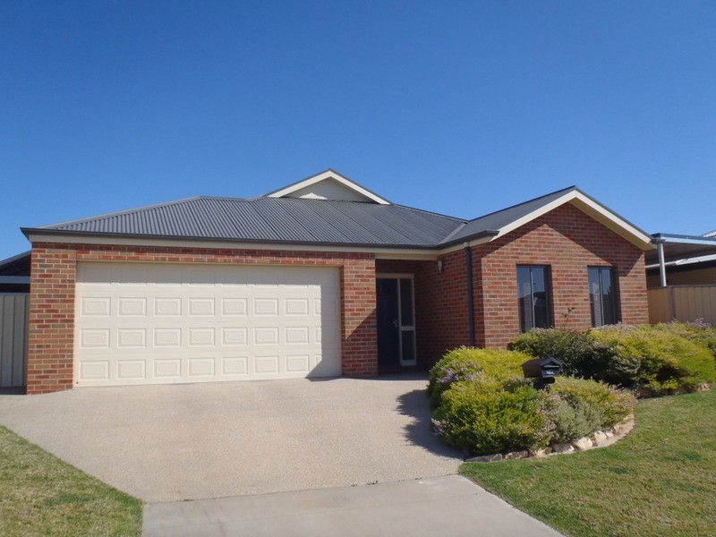8 Essex  Court, Mildura VIC 3500