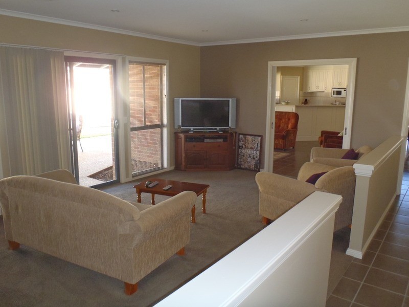 8 Essex  Court, Mildura VIC 3500