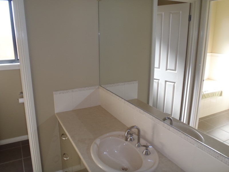 8 Essex  Court, Mildura VIC 3500