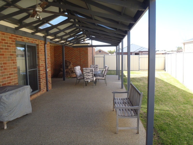 8 Essex  Court, Mildura VIC 3500