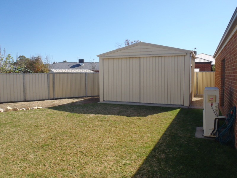 8 Essex  Court, Mildura VIC 3500