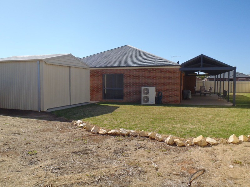 8 Essex  Court, Mildura VIC 3500