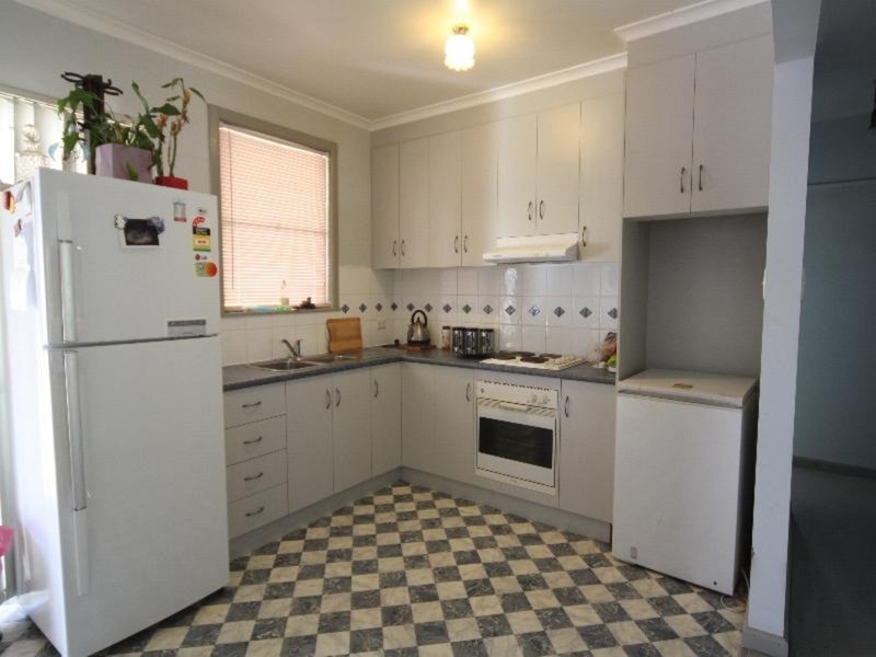 6 Westcliffs  Avenue, Red Cliffs VIC 3496