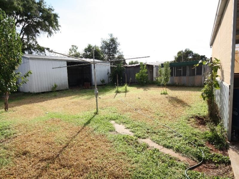 6 Westcliffs  Avenue, Red Cliffs VIC 3496