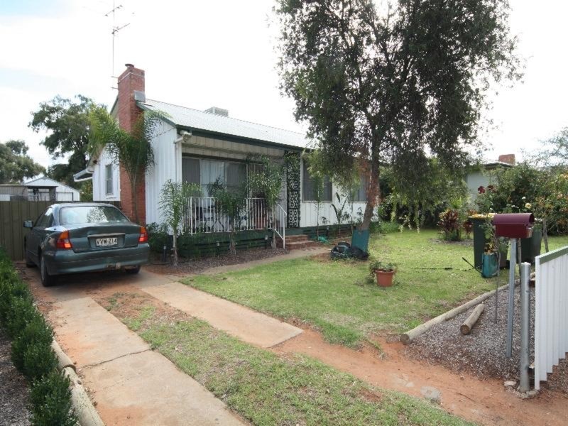 6 Westcliffs  Avenue, Red Cliffs VIC 3496