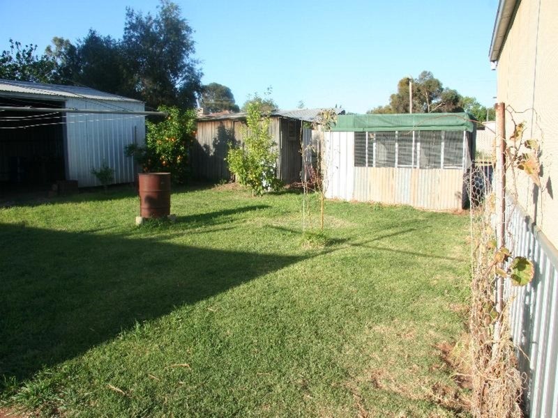 6 Westcliffs  Avenue, Red Cliffs VIC 3496