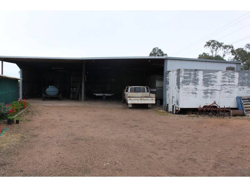 301 Edey Road, Red Cliffs VIC 3496