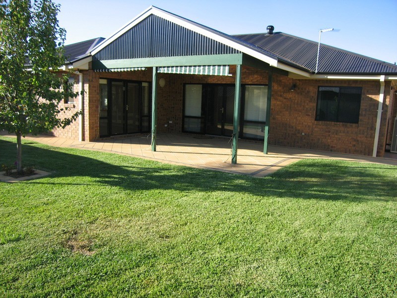 18  Nabila  Court, Mildura VIC 3500
