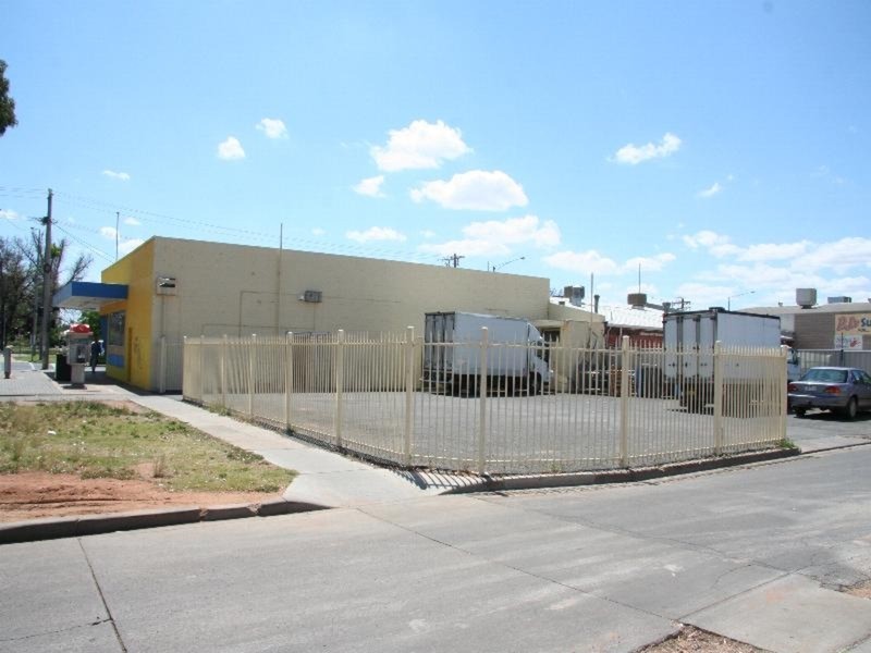 212, 212A, 212B Deakin  Avenue, Mildura VIC 3500