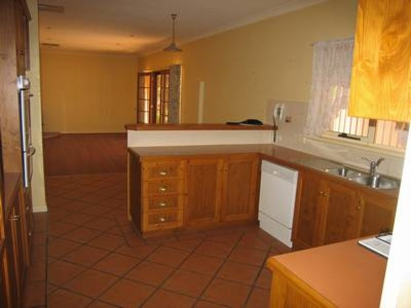 16 Ribarits Court, Mildura VIC 3500