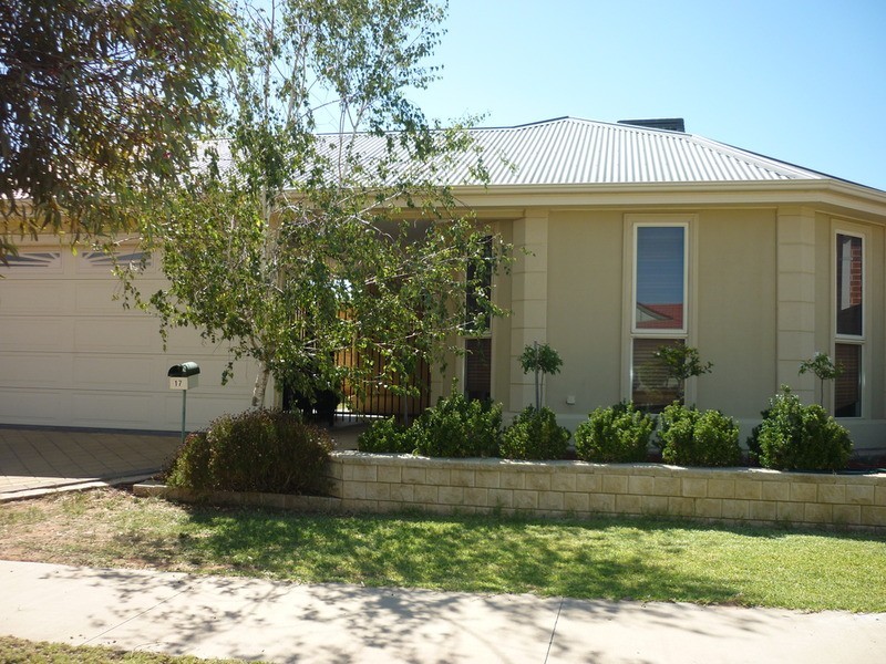 17 Burnside Way, Mildura VIC 3500