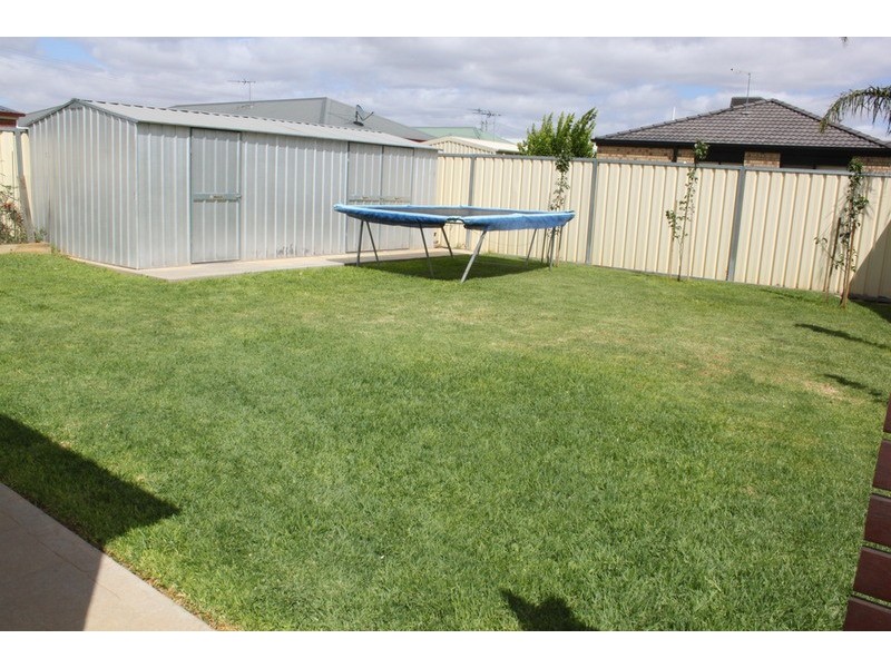 5 Durham  Avenue, Mildura VIC 3500