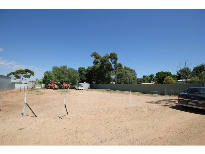 4 Sanders Street, Merbein VIC 3505
