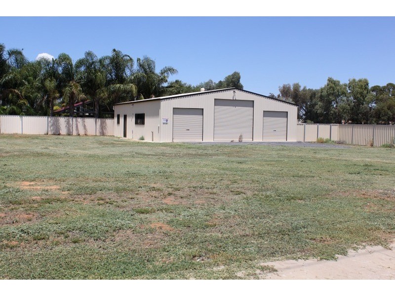 618-620 Koorlong Avenue, Irymple VIC 3498