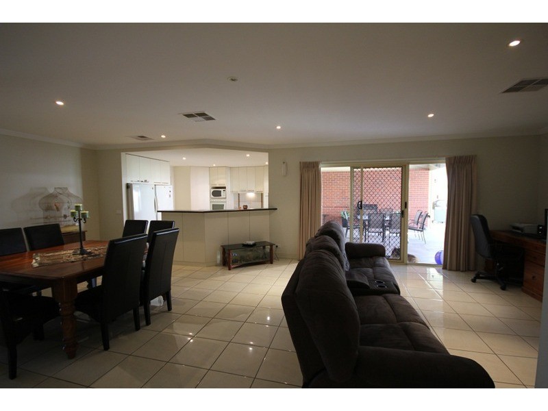 7 Sotiri Court, Mildura VIC 3500