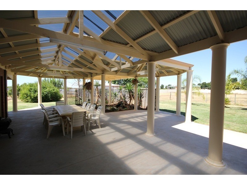1094 Sandilong Avenue, Irymple VIC 3498