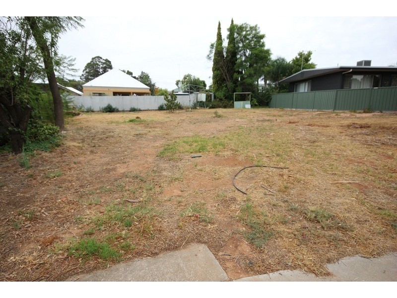 8 Willow  Grove, Mildura VIC 3500