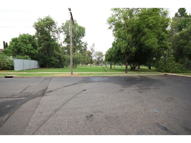 8 Willow  Grove, Mildura VIC 3500