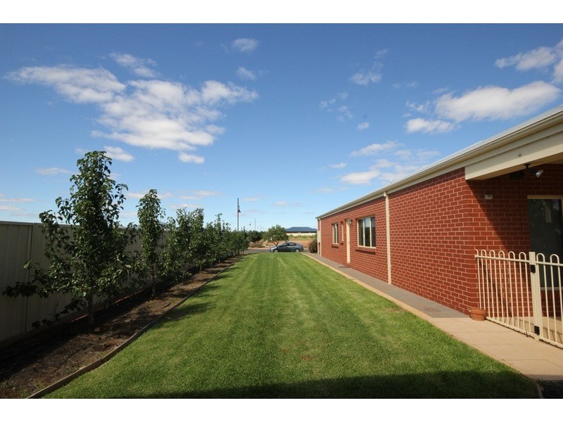 9 Summer  Drive, Buronga NSW 2739