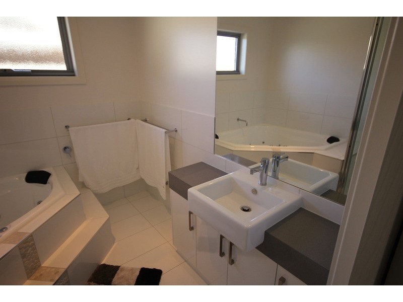 12 Nicholas Avenue, Mildura VIC 3500