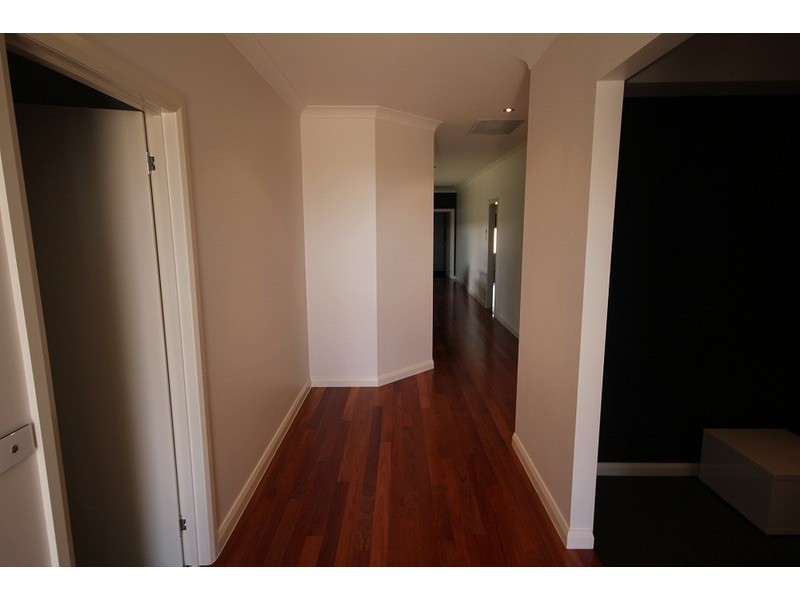 12 Nicholas Avenue, Mildura VIC 3500