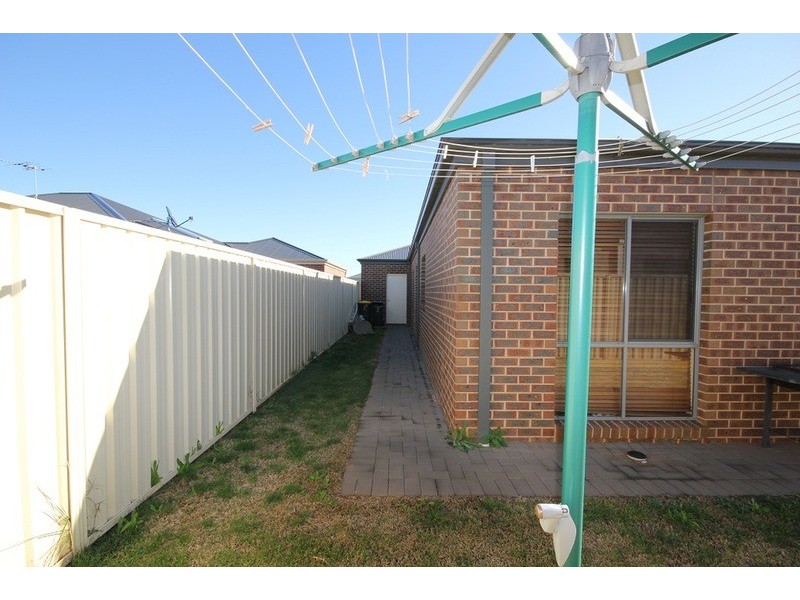 5 Dune  Drive, Mildura VIC 3500