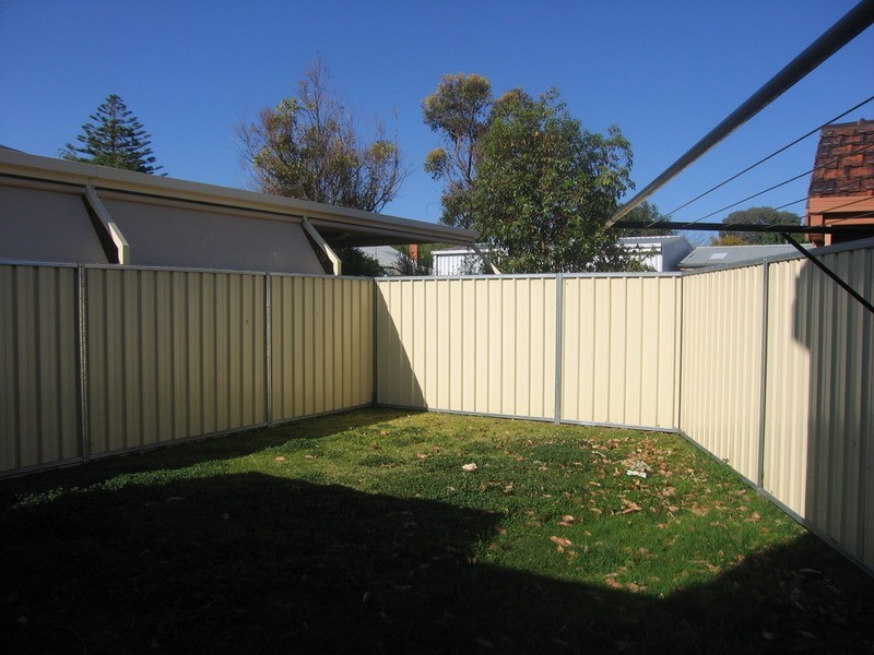 1/2 Cameron Avenue, Mildura VIC 3500