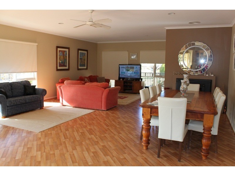 28 Ginquam  Avenue, Nichols Point VIC 3501