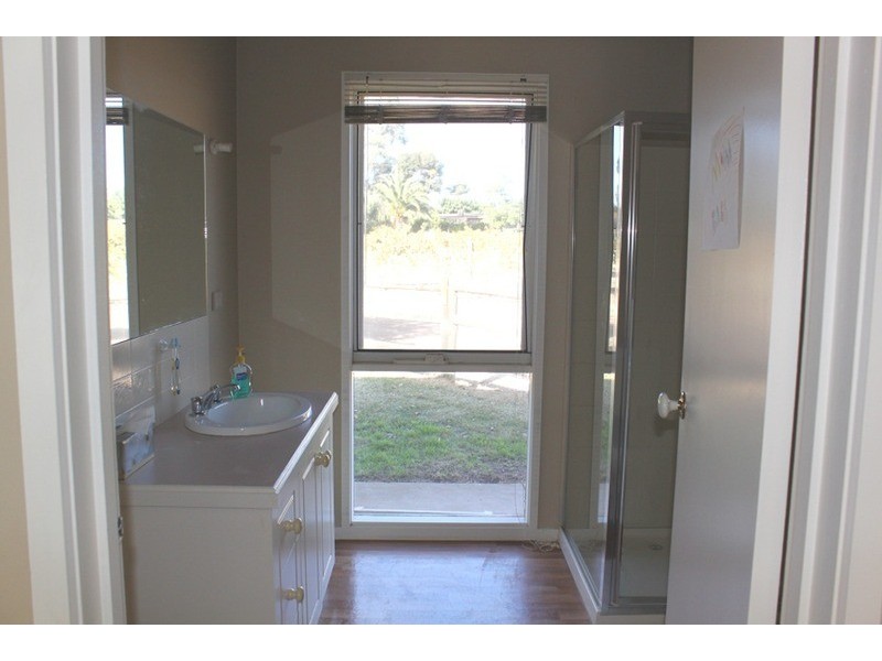 28 Ginquam  Avenue, Nichols Point VIC 3501